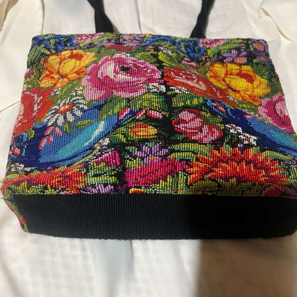 Source Unknown Multicolor Floral embroidered Tote with Black Handles - Picture 3 of 3